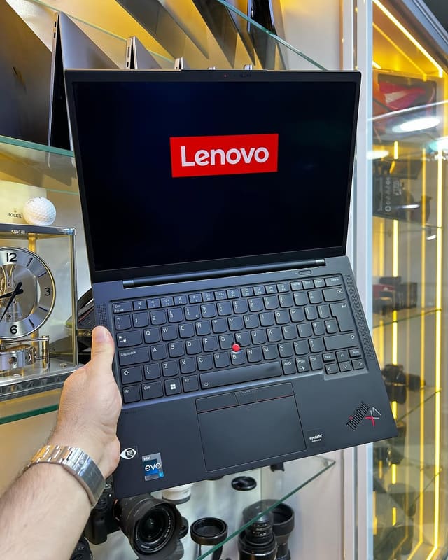 LENOVO ThinkPad X1 Carbon Gen 10 - I7-1270P - 16GB - 512 - 14"
