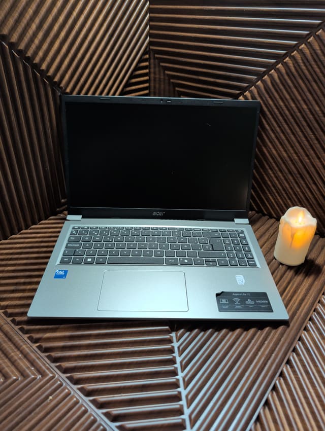 Acer Aspire AL15-33P, صورة حقيقية