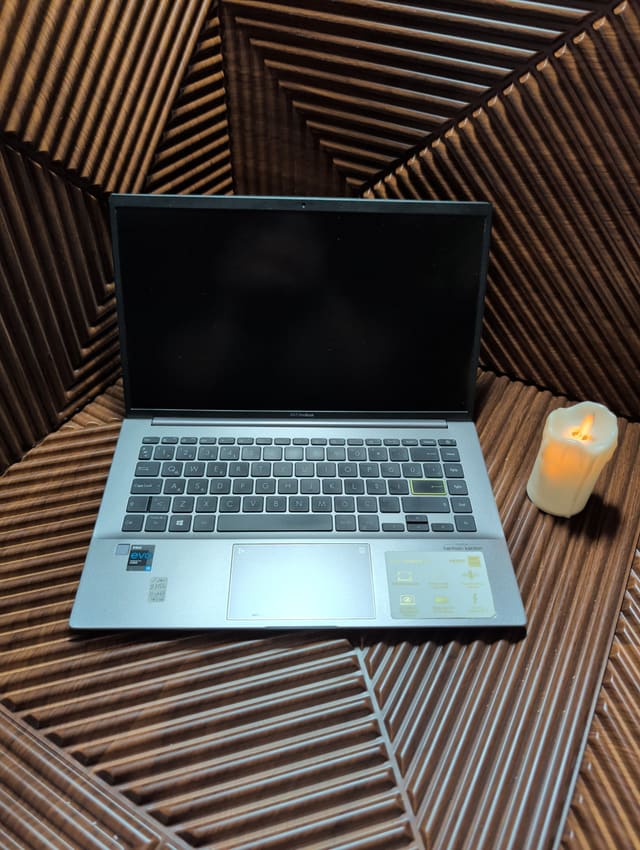 ASUS VivoBook X435EA_S435EA, صورة حقيقية