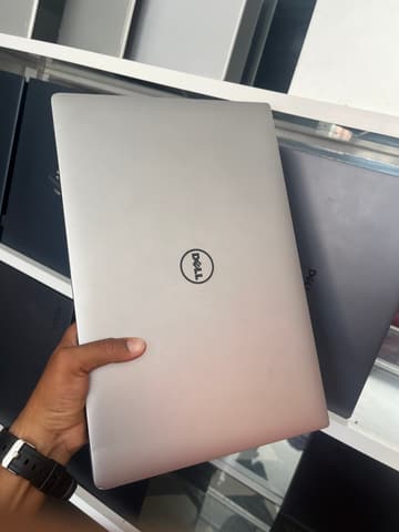 Dell Inc. XPS 15 9560 - I7-7700HQ - 16GB - 512 - 16" (tactile) - GeForce GTX 1050 / 3840x2160 4K UHD