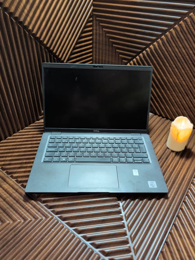 Dell Latitude 7410, صورة حقيقية