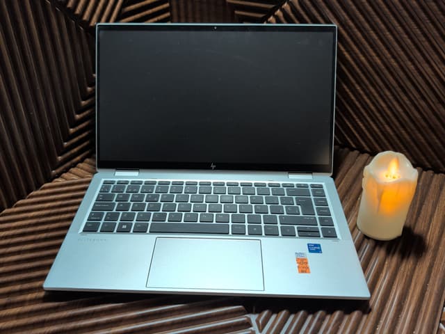 HP EliteBook x360 1040 G8, photo réelle