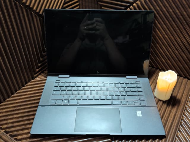 HP ENVY x360 2-in-1 15-ey0xxx, photo réelle