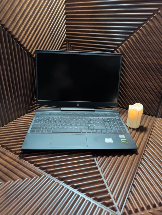 HP Pavilion Gaming 15-dk1xxx, صورة حقيقية