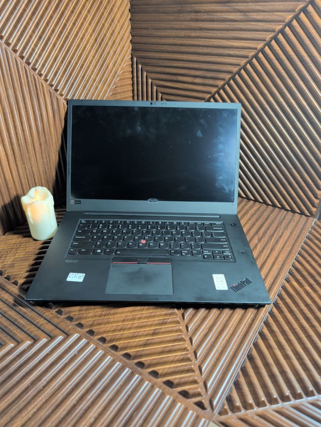 Lenovo ThinkPad P1 Gen 2, صورة حقيقية