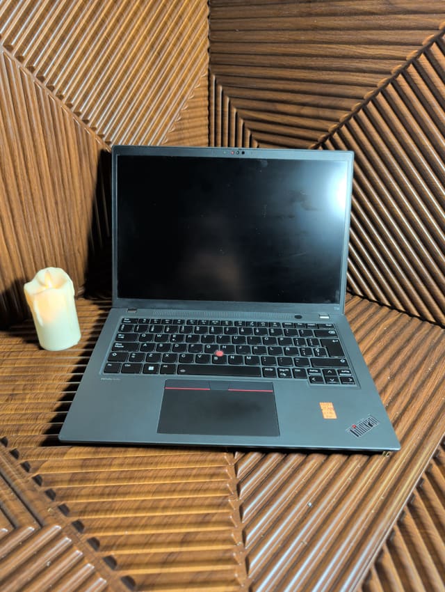Lenovo ThinkPad T14 Gen 4, صورة حقيقية