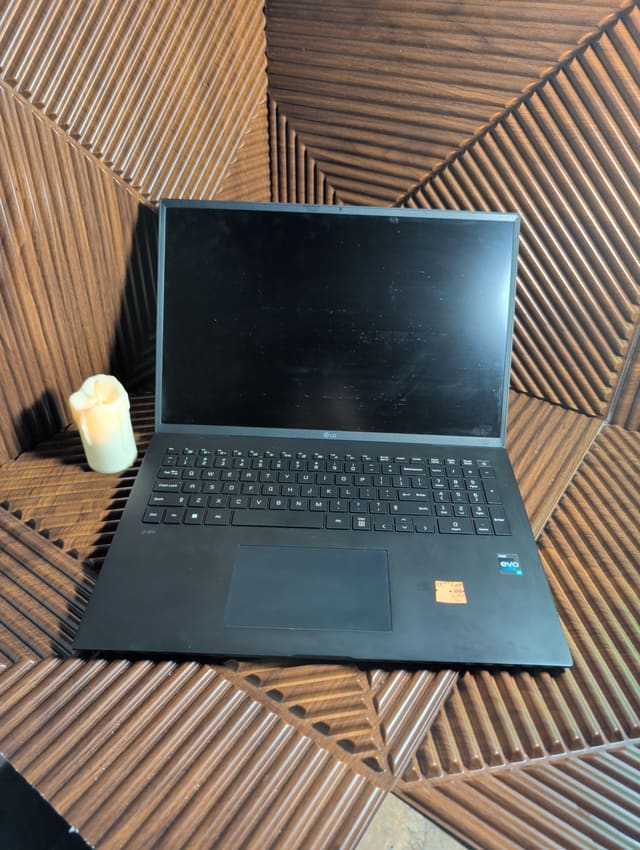 LG 17ZB90R-K.AAC7U1, صورة حقيقية