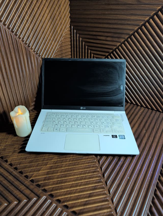 LG 14ZD980-GX50K, صورة حقيقية