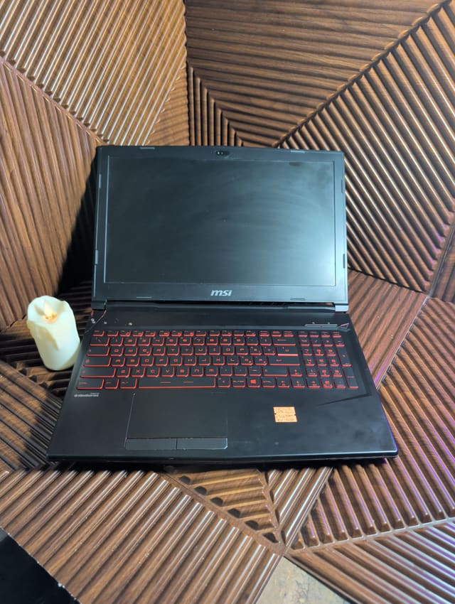 MSI GL63 8SD, صورة حقيقية